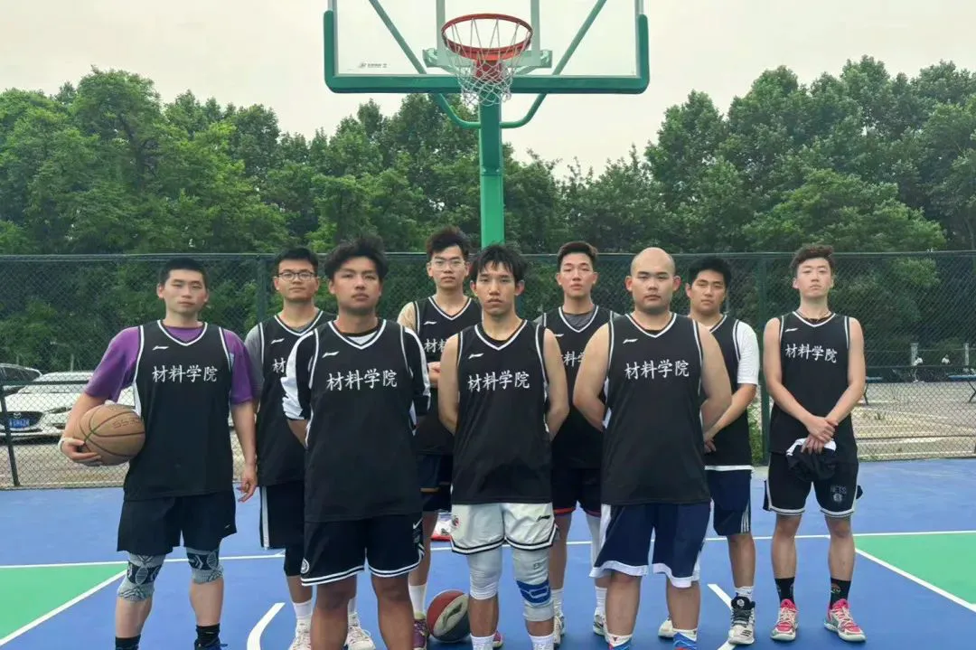 刻苦训练篮球时如何避免受伤的建议_2