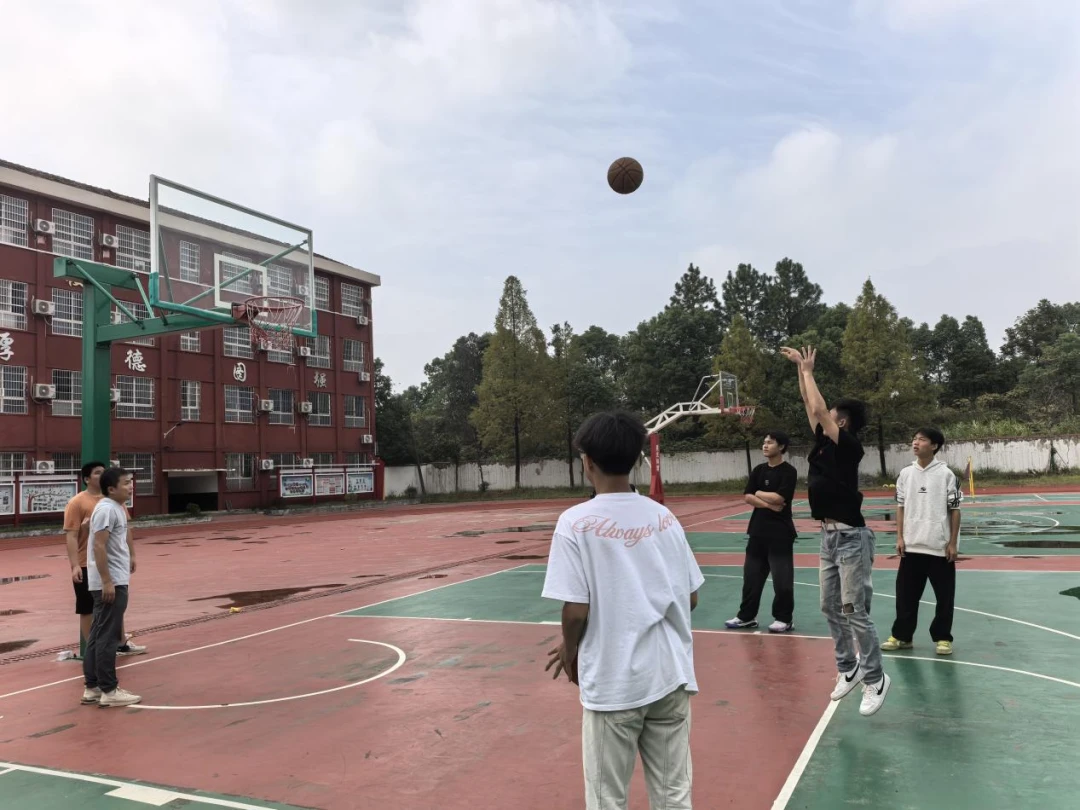 如何使用创新科技设备监测篮球运动员的训练数据_2