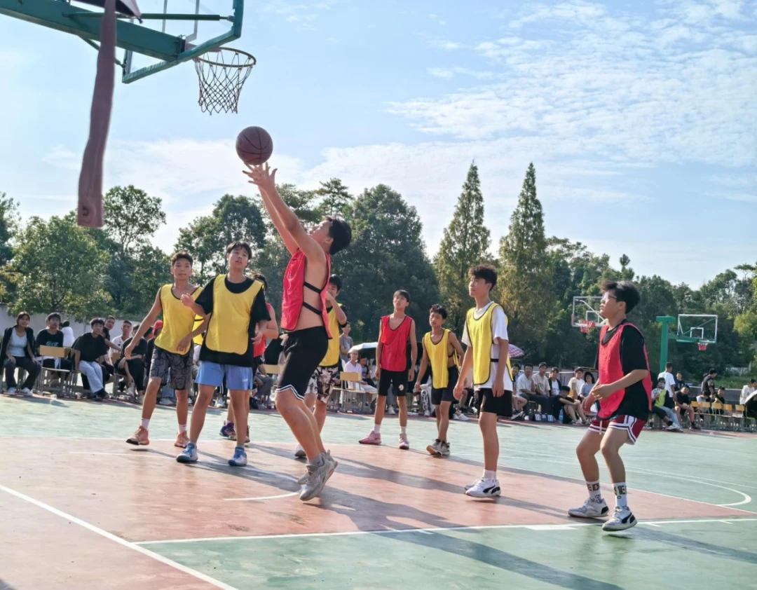 刻苦训练篮球时如何避免受伤的建议_1
