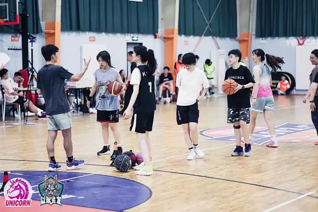 如何为女性提供友好的篮球训练氛围
