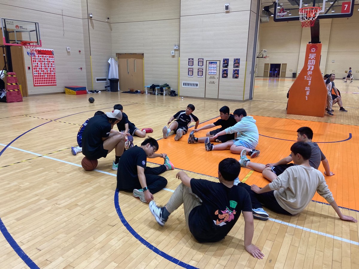 中学篮球队训练视频播放下载