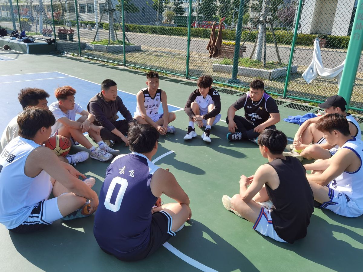 大学生篮球选手如何平衡体重与运动表现