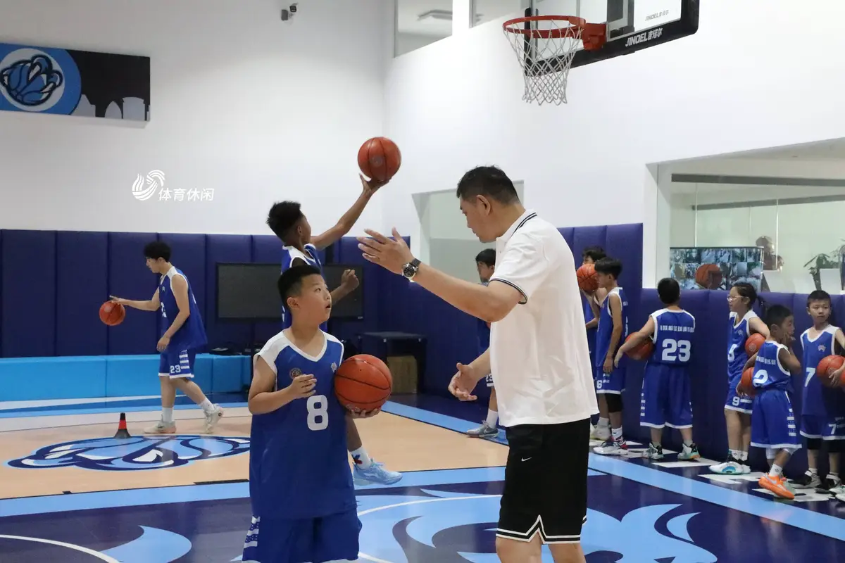 青少年在篮球夏令营中能学到什么?