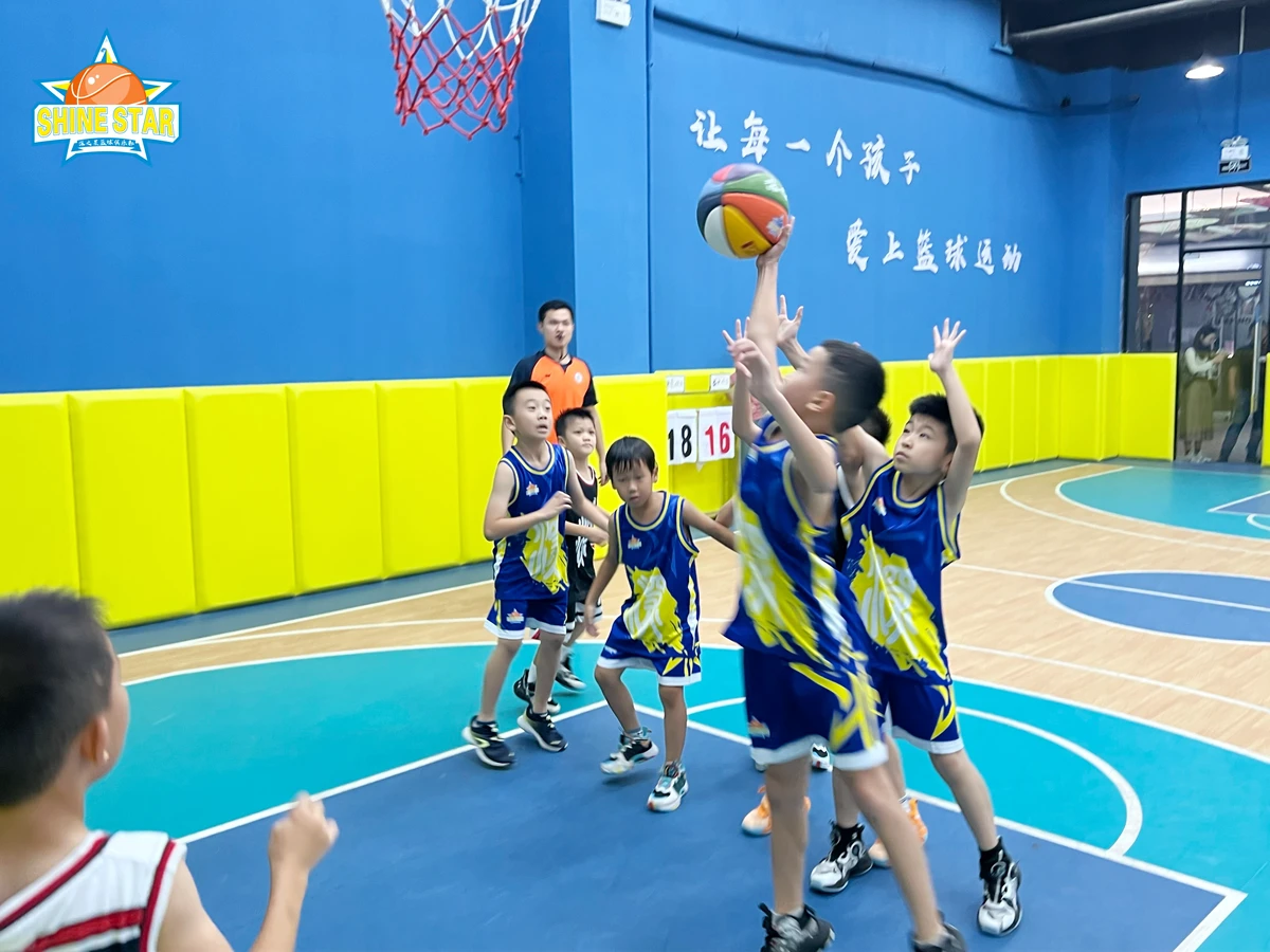 青少年学生篮球训练营深圳