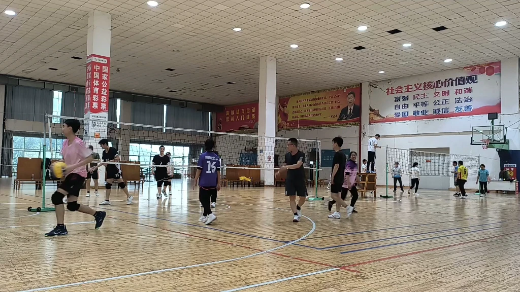 柳州篮球训练基地怎么订场