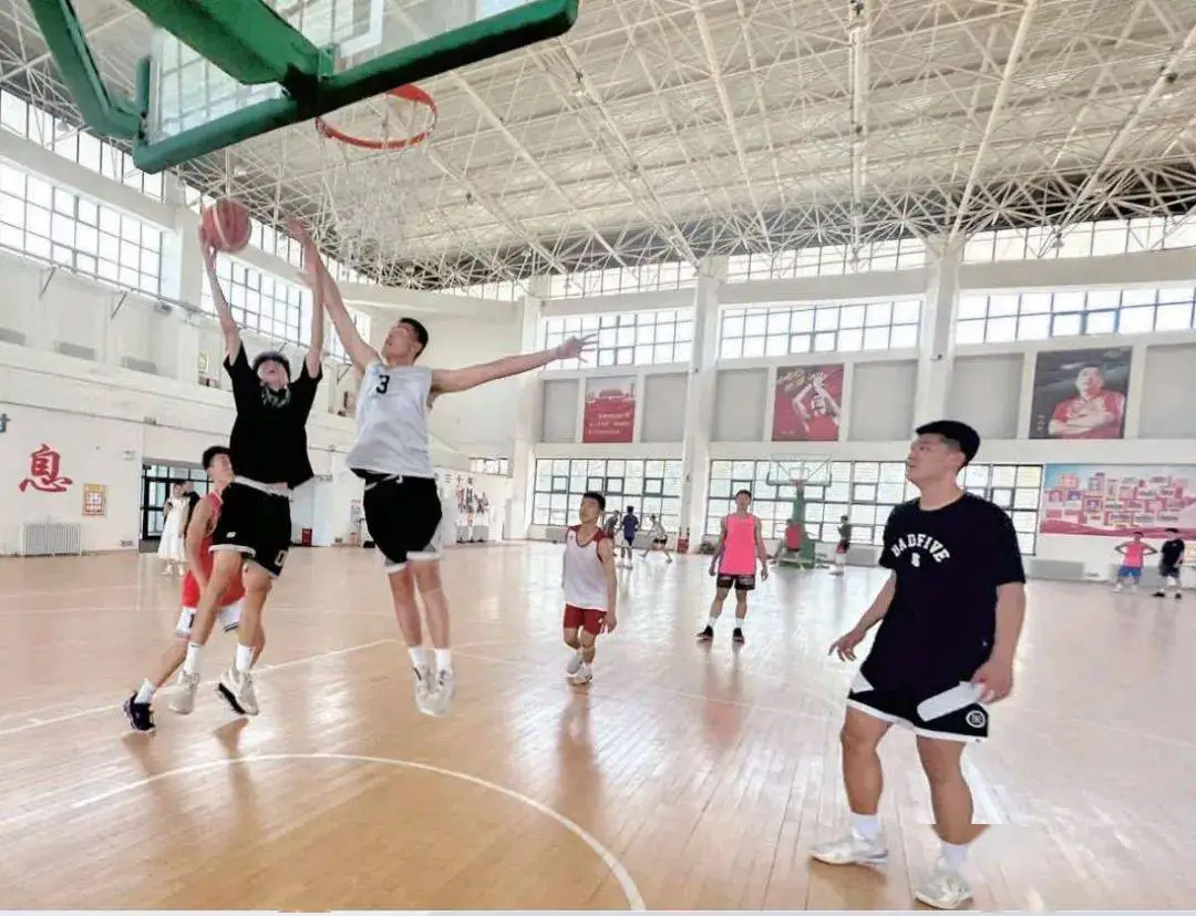 中学篮球队训练视频播放大全